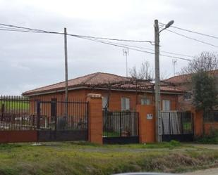 Vista exterior de Casa o xalet en venda en Fuentesaúco