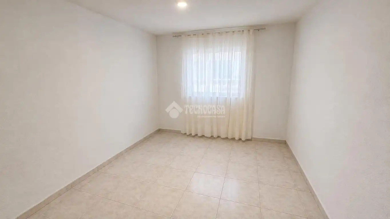 Schlafzimmer von Wohnung zum Verkauf in Pinto mit Balkon