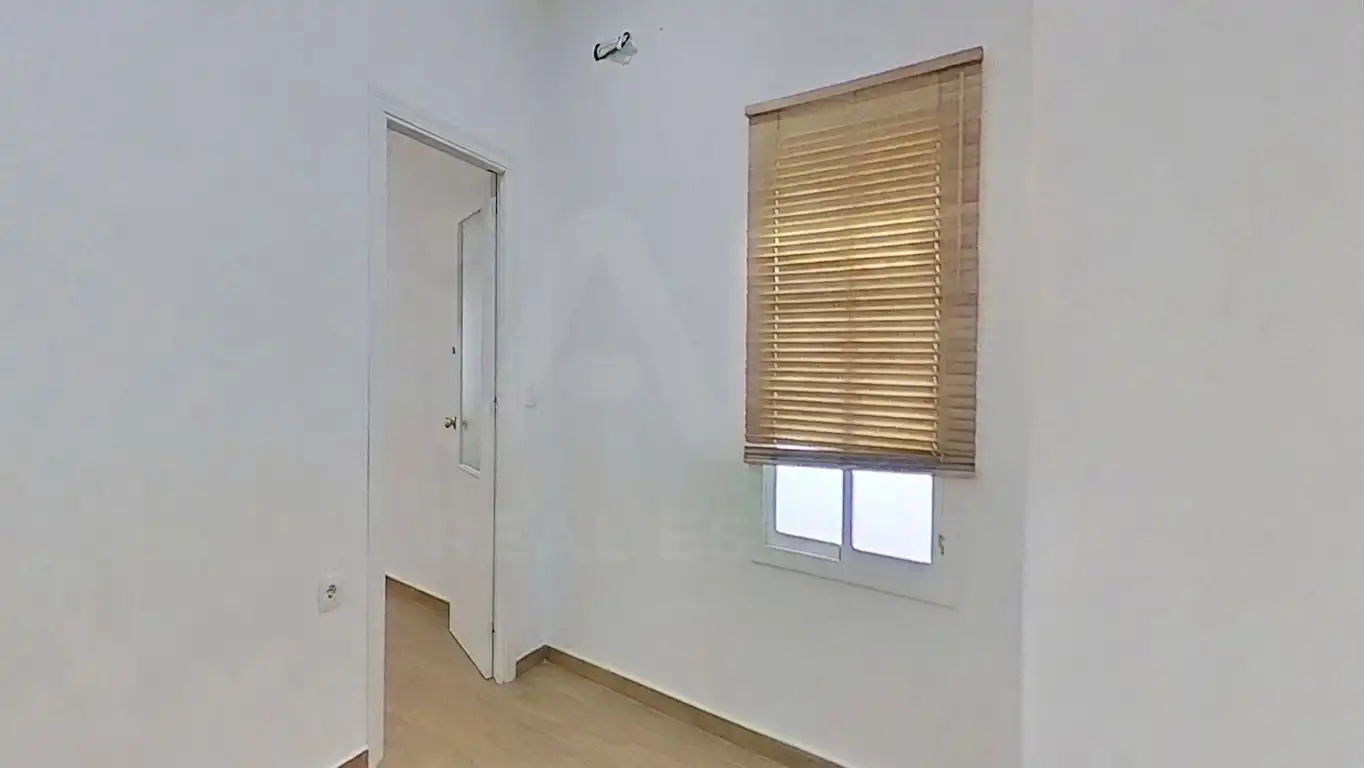 Business premises for sale in Centro - Calzada - Cabo Noval, imagen 12