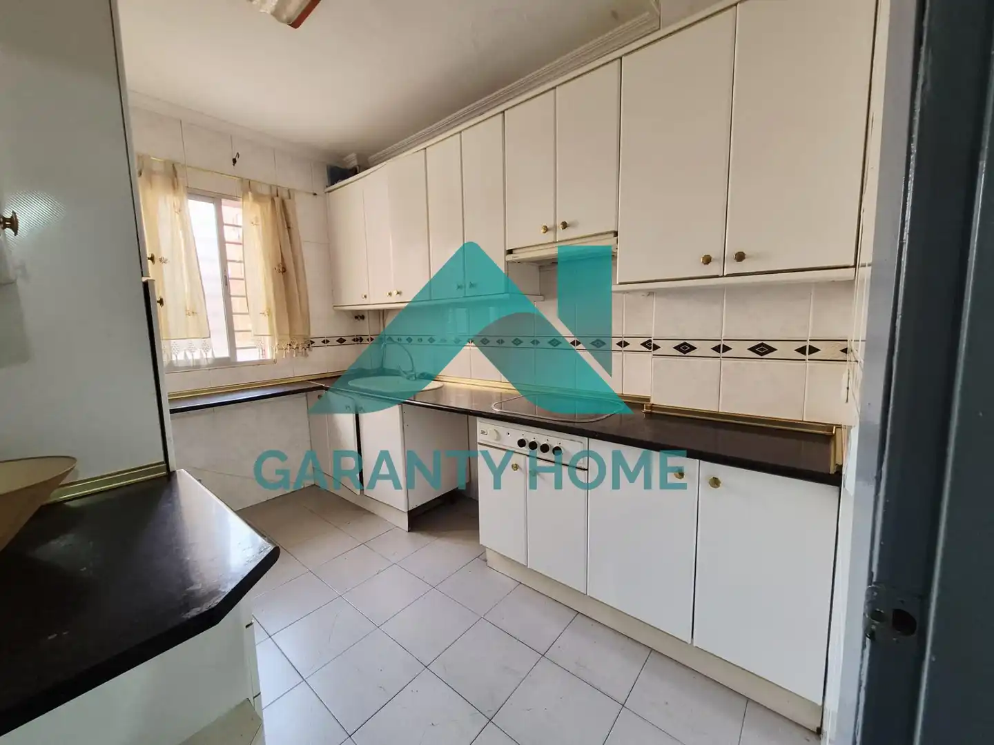 Cuina de Apartament en venda en Cáceres amb Aire condicionat i Moblat