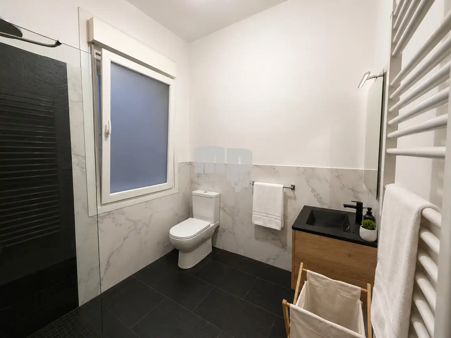 Baño de Piso en venta en Vigo  con Calefacción, Terraza y Trastero