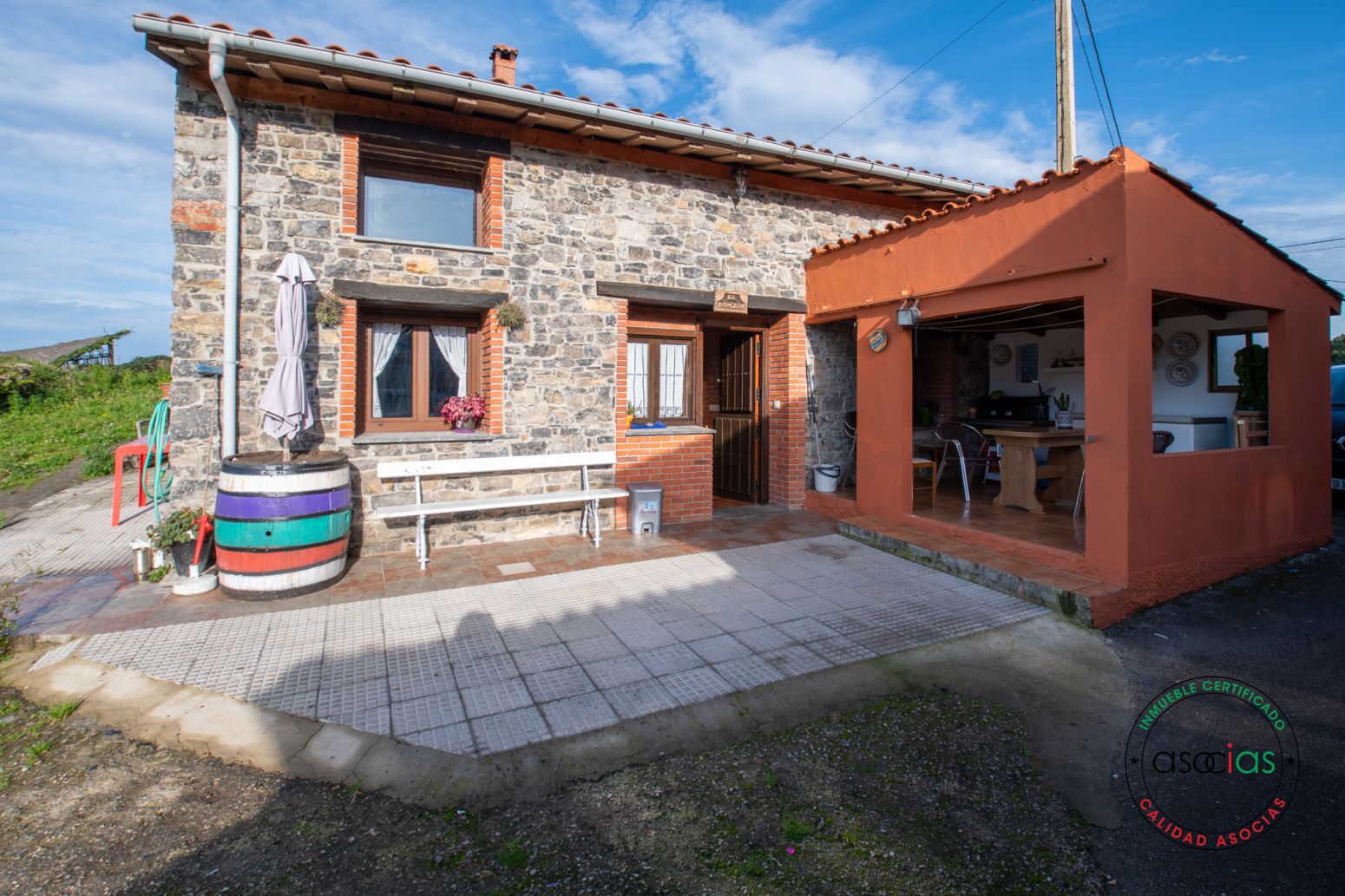 Vista exterior de Casa adosada en venda en Villaviciosa amb Calefacció i Terrassa