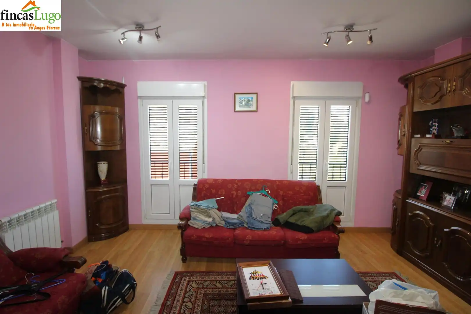Sala d'estar de Casa o xalet en venda en Lugo amb Calefacció