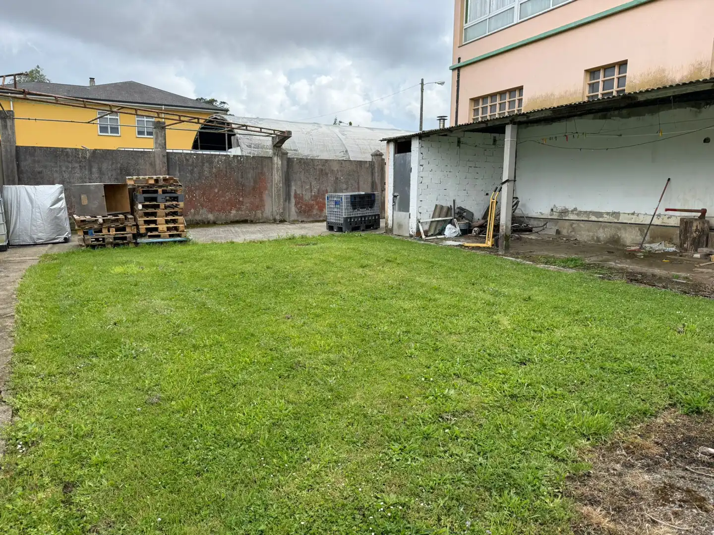 Casa adosada en venta en Ferrol con Calefacción, Jardín privado y Parquet