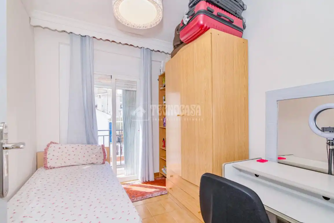 Habitación de Piso en venta en Granada con Aire acondicionado y Balcón