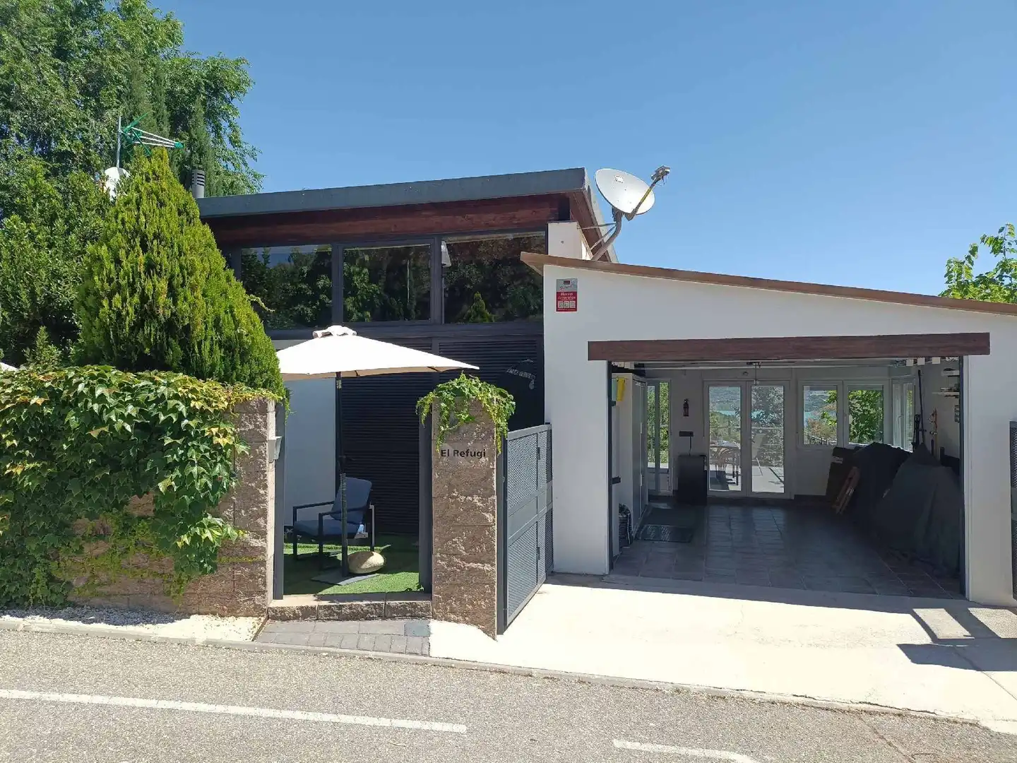 Vista exterior de Casa o chalet en venta en La Puebla de Castro con Aire acondicionado, Calefacción y Jardín privado