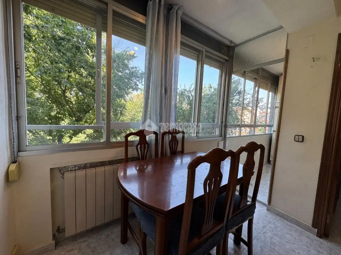 Vista exterior de Piso en venta en Madrid con Calefacción y Terraza
