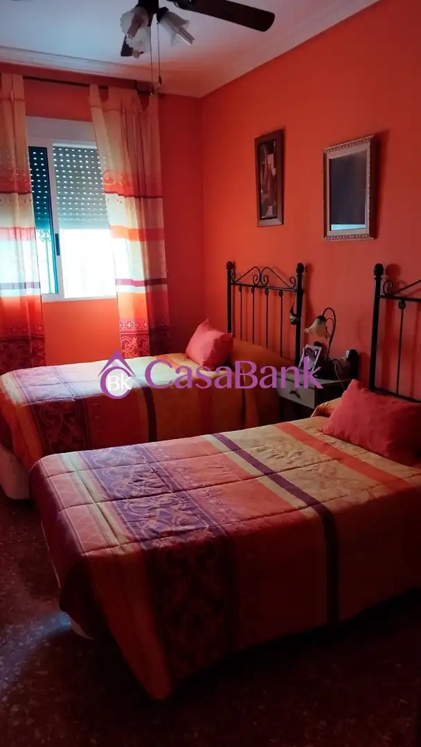 Dormitori de Casa o xalet en venda en Córdoba amb Aire condicionat, Jardí privat i Terrassa