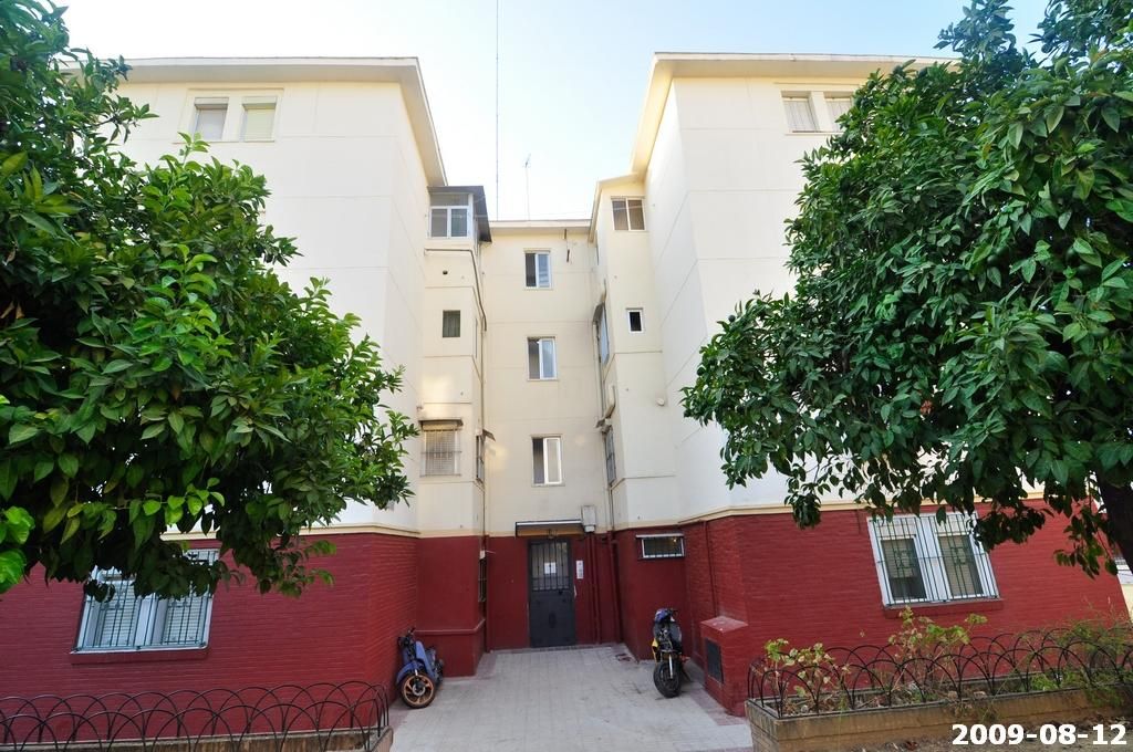 Exterior view of Flat for sale in  Sevilla Capital