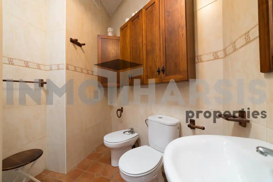 Bany de Casa o xalet en venda en Abrucena amb Jardí privat, Terrassa i Moblat