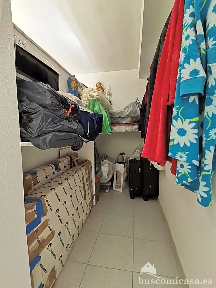 Dormitori de Casa o xalet en venda en Linares amb Terrassa i Balcó