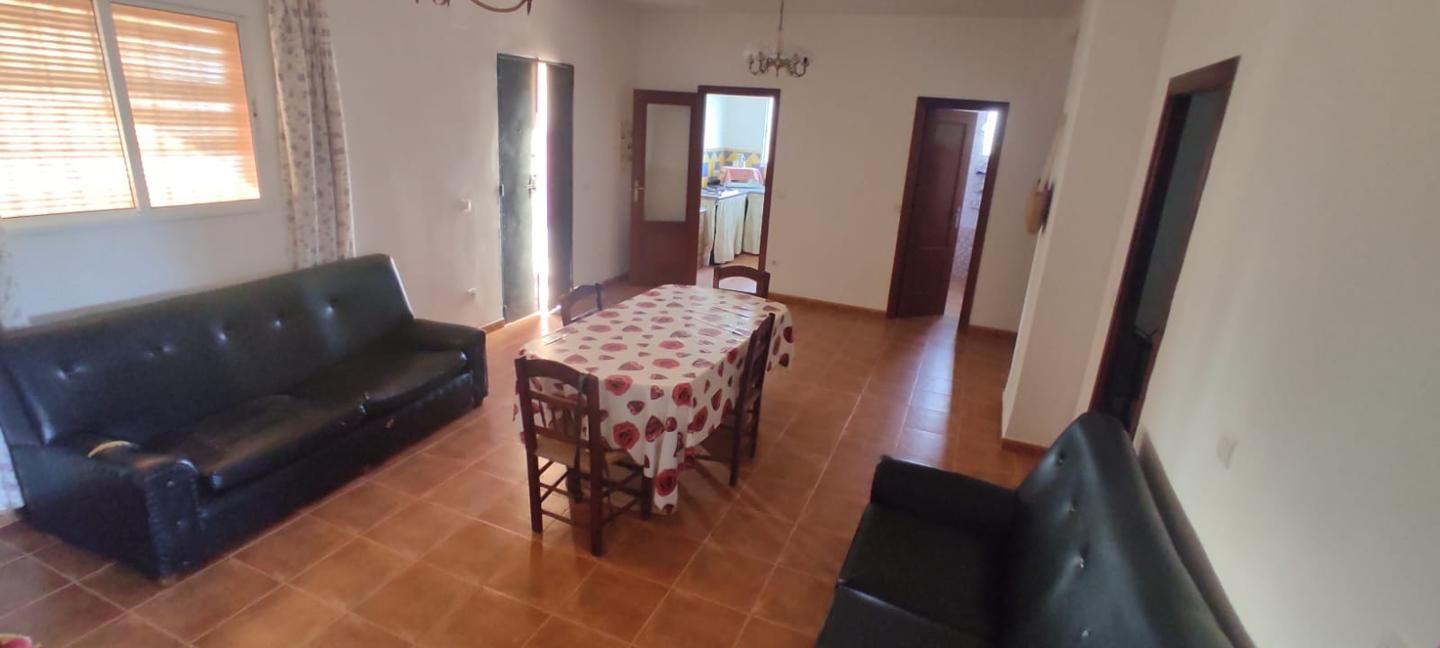 Menjador de Casa o xalet en venda en Dos Hermanas amb Jardí privat
