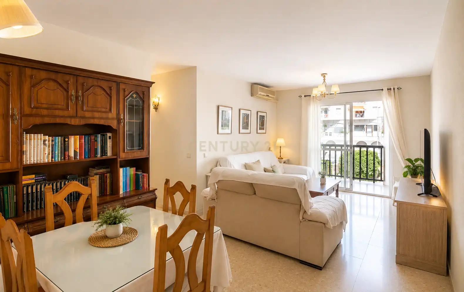 Flat with terrace for sale in Av. las Palmeras, Benalmádena, Spain, imagen 2