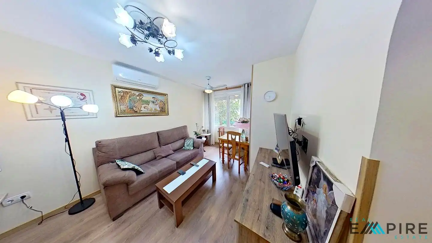 Living room of Flat for sale in Carabanchel