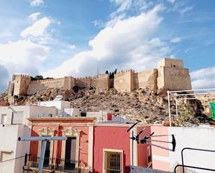 Vista exterior de Casa o xalet en venda en  Almería Capital amb Terrassa i Balcó