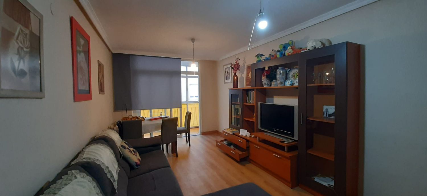 Sala d'estar de Pis en venda en Santoña amb Calefacció, Parquet i Terrassa