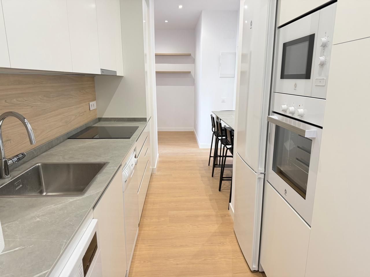 Kitchen of Flat to rent in  Madrid Capital  with Air Conditioner