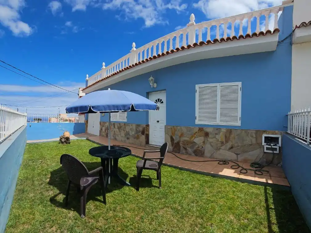 House with garden for sale in Camino la Palma 26