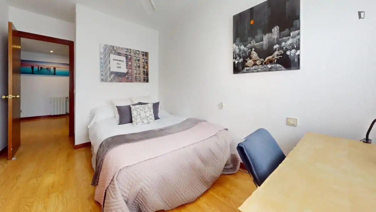 Habitación de Apartamento de alquiler en Madrid con Aire acondicionado, Calefacción y Amueblado