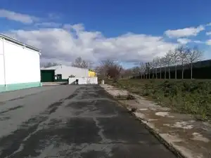 Außenansicht von Fabrikhallen zum Verkauf in Yuncos