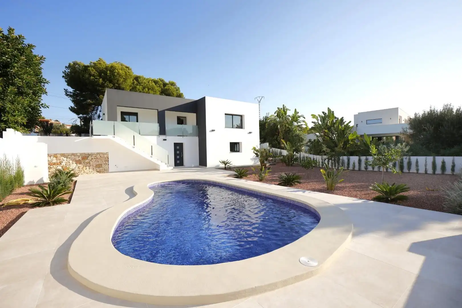 Casa amb piscina en venda a Benicolada - Las Adelfas