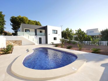 Casa con piscina en venta en Benicolada - Las Adelfas