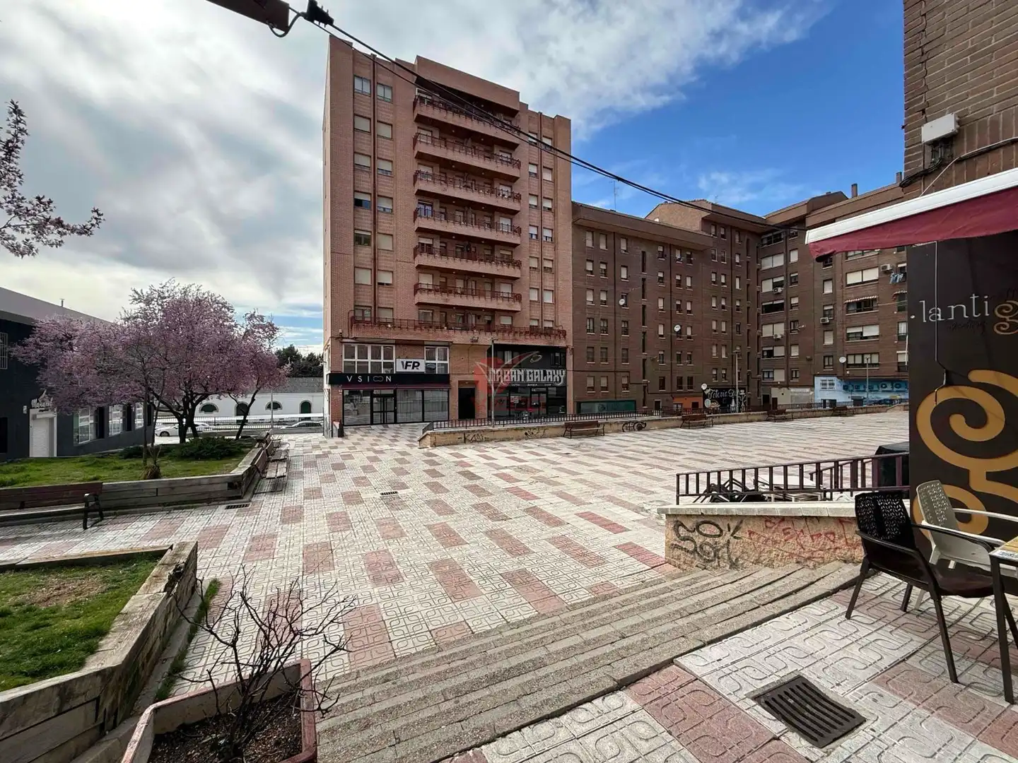 Local comercial en venda a PLAZA AJEDREA