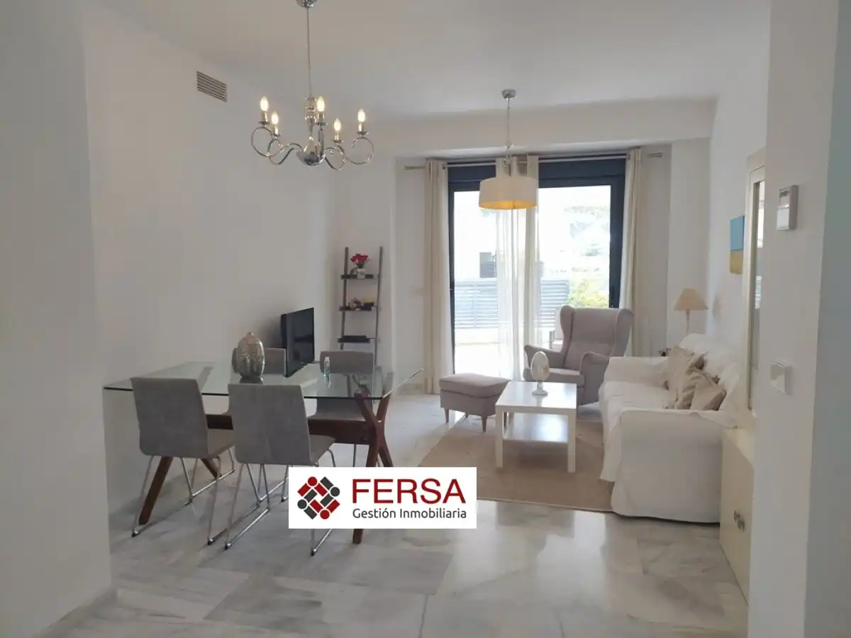 Außenansicht von Wohnung zur Miete in El Puerto de Santa María mit Klimaanlage, Heizung und Privatgarten