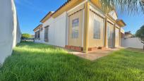 Vista exterior de Casa o xalet en venda en Jerez de la Frontera amb Aire condicionat i Piscina