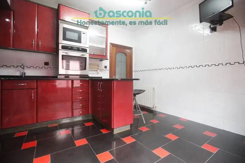 Kitchen of Flat for sale in Basauri   with Heating and Furnished