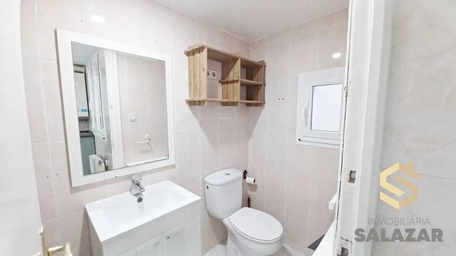 Bathroom of Flat for rent in Uribarri