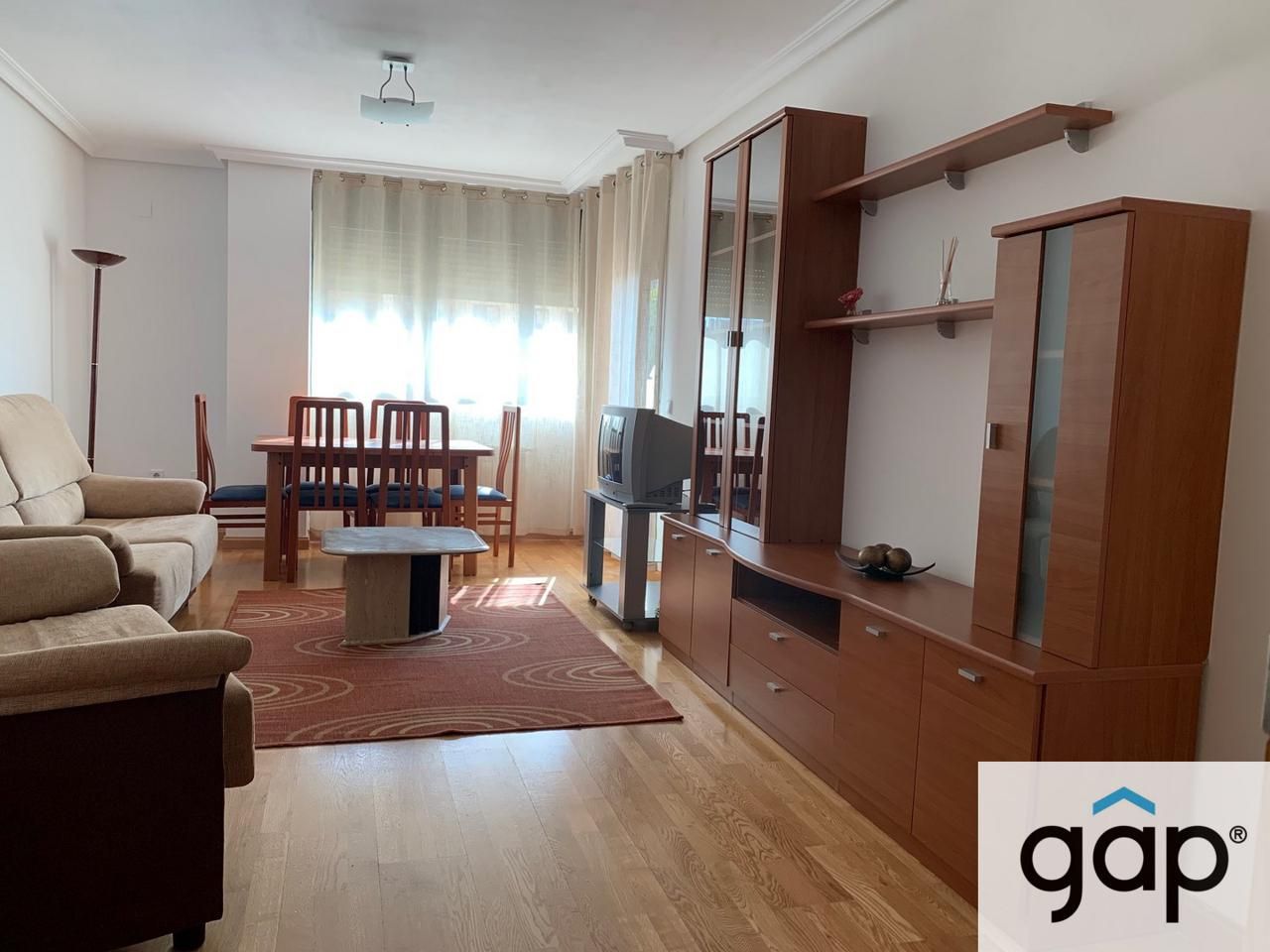 Sala de estar de Piso de alquiler en Cuenca Capital con Calefacción, Terraza y Trastero
