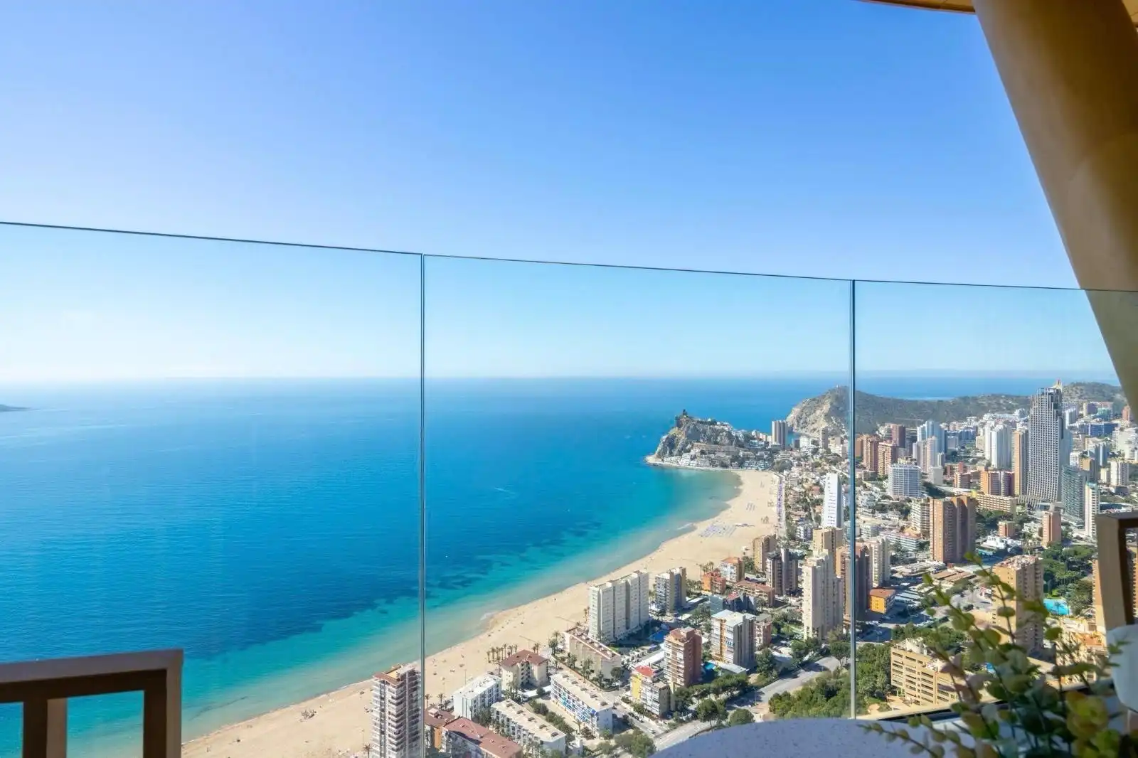 Vista exterior de Àtic de lloguer en Benidorm amb Aire condicionat, Calefacció i Terrassa