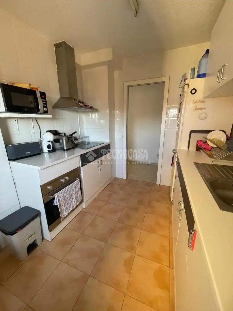 Kitchen of Flat for sale in Sevilla  with Air Conditioner and Terrace