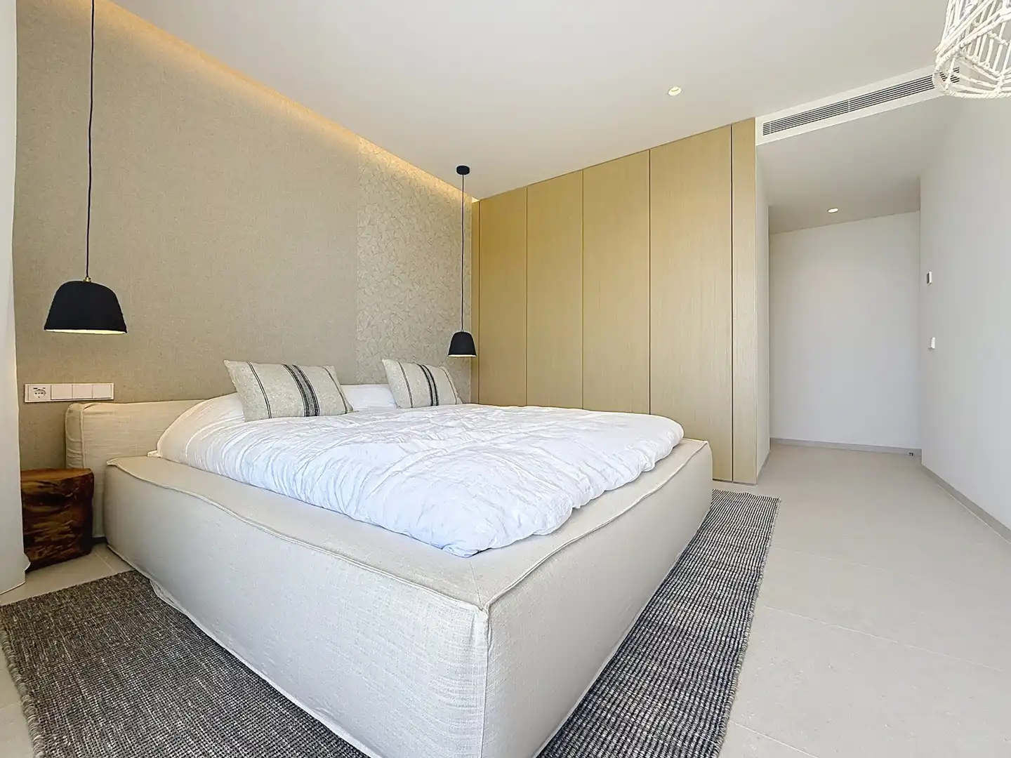 Bedroom of Apartments for sale in Benahavís  with Air Conditioner, Terrace and Storage room
