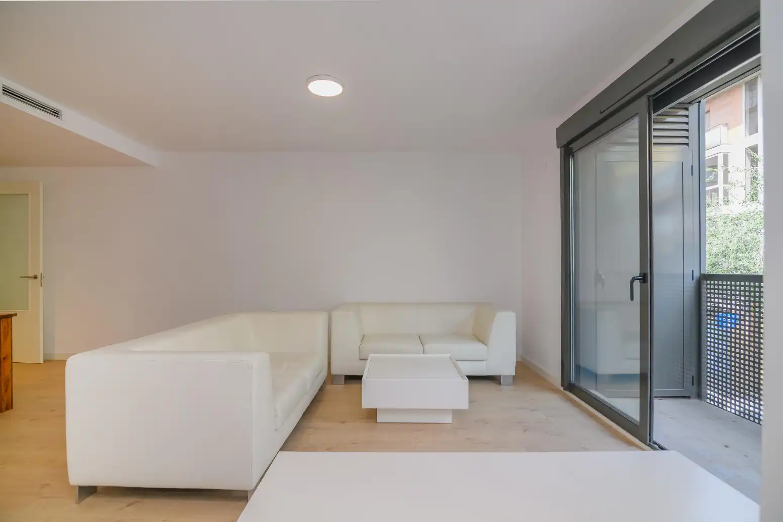 Living room of Flat for sale in Sant Boi de Llobregat  with Air Conditioner, Heating and Balcony