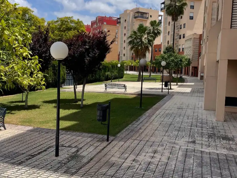 Exterior view of Flat for sale in  Sevilla Capital  with Air Conditioner