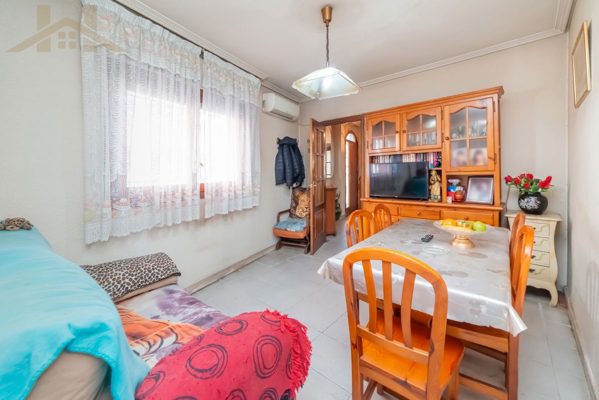 Living room of Single-family semi-detached for sale in Valdemoro  with Terrace, Furnished and Oven