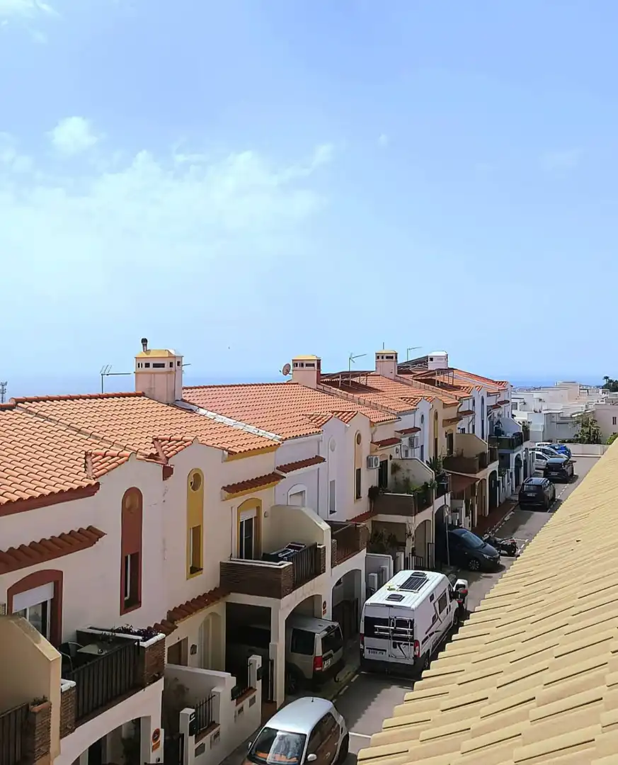 Vista exterior de Casa o xalet en venda en Benalmádena amb Aire condicionat, Calefacció i Jardí privat