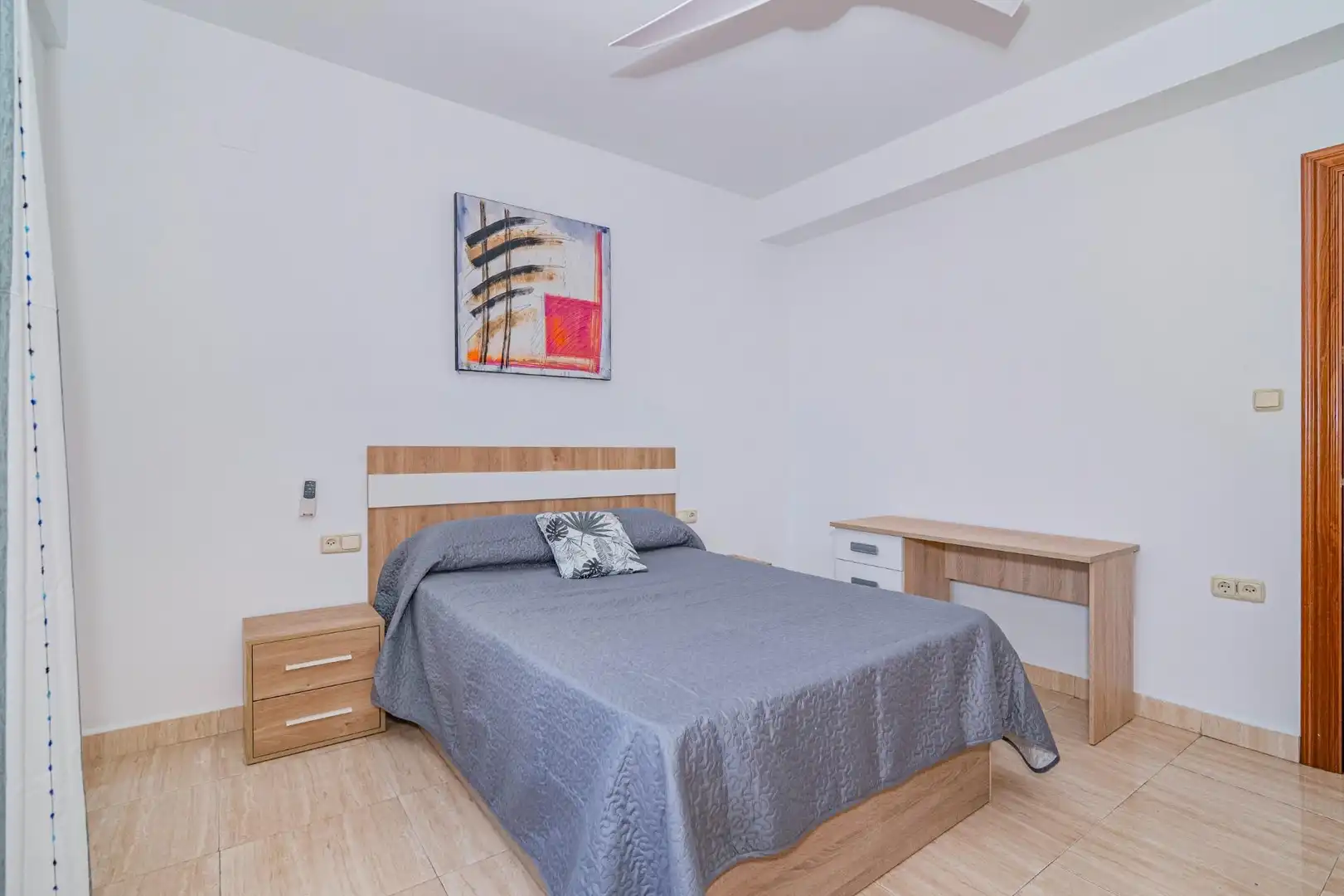 Bedroom of Flat for sale in Granada  with Air Conditioner, Heating and Terrace