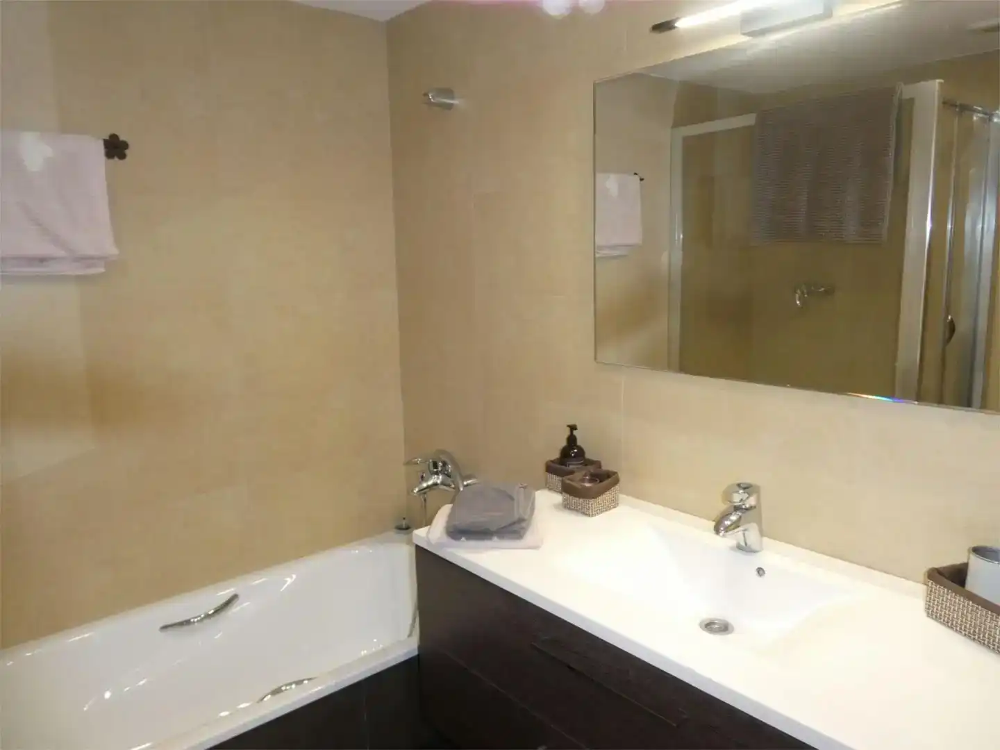Bany de Pis en venda en Sant Climent de Llobregat amb Aire condicionat i Balcó