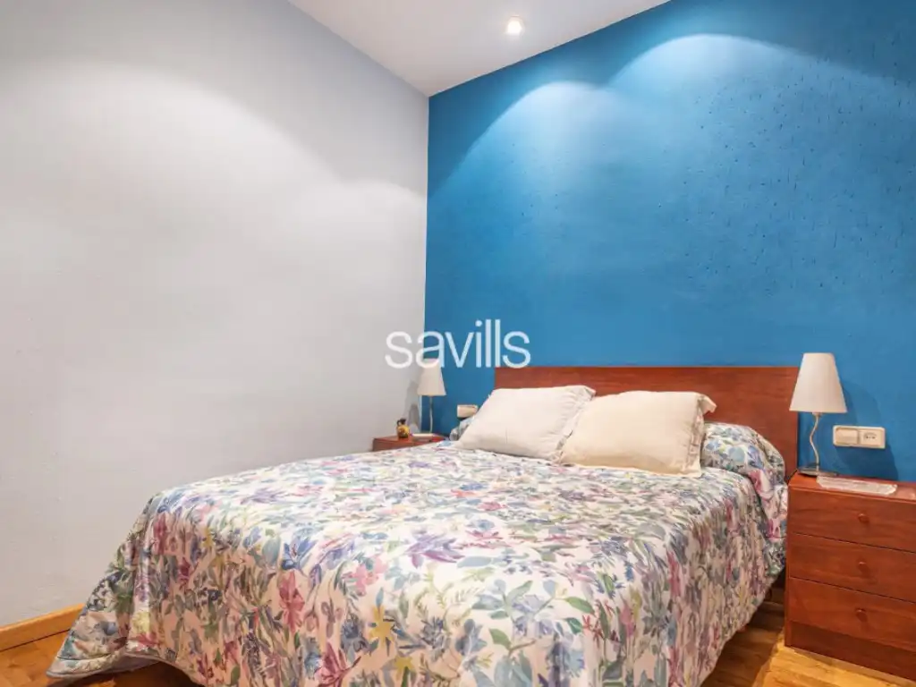Dormitori de Apartament en venda en Barcelona amb Aire condicionat, Terrassa i Balcó