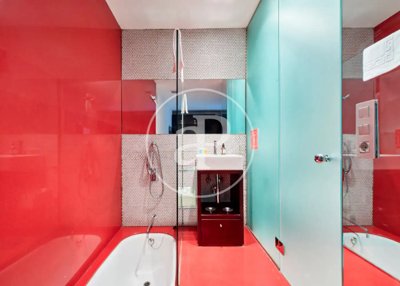 Bathroom of Flat for sale in Madrid  with Air Conditioner, Heating and Terrace