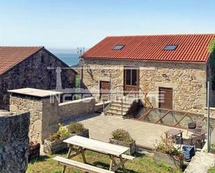 Vista exterior de Casa o xalet en venda en Fisterra amb Calefacció, Jardí privat i Terrassa