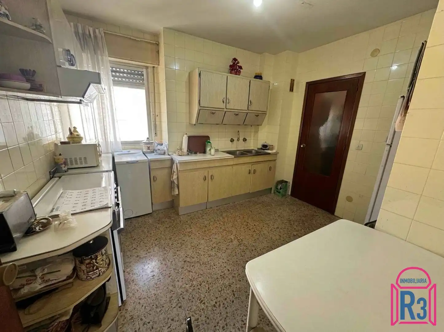 Cuina de Pis en venda en León Capital  amb Calefacció i Terrassa