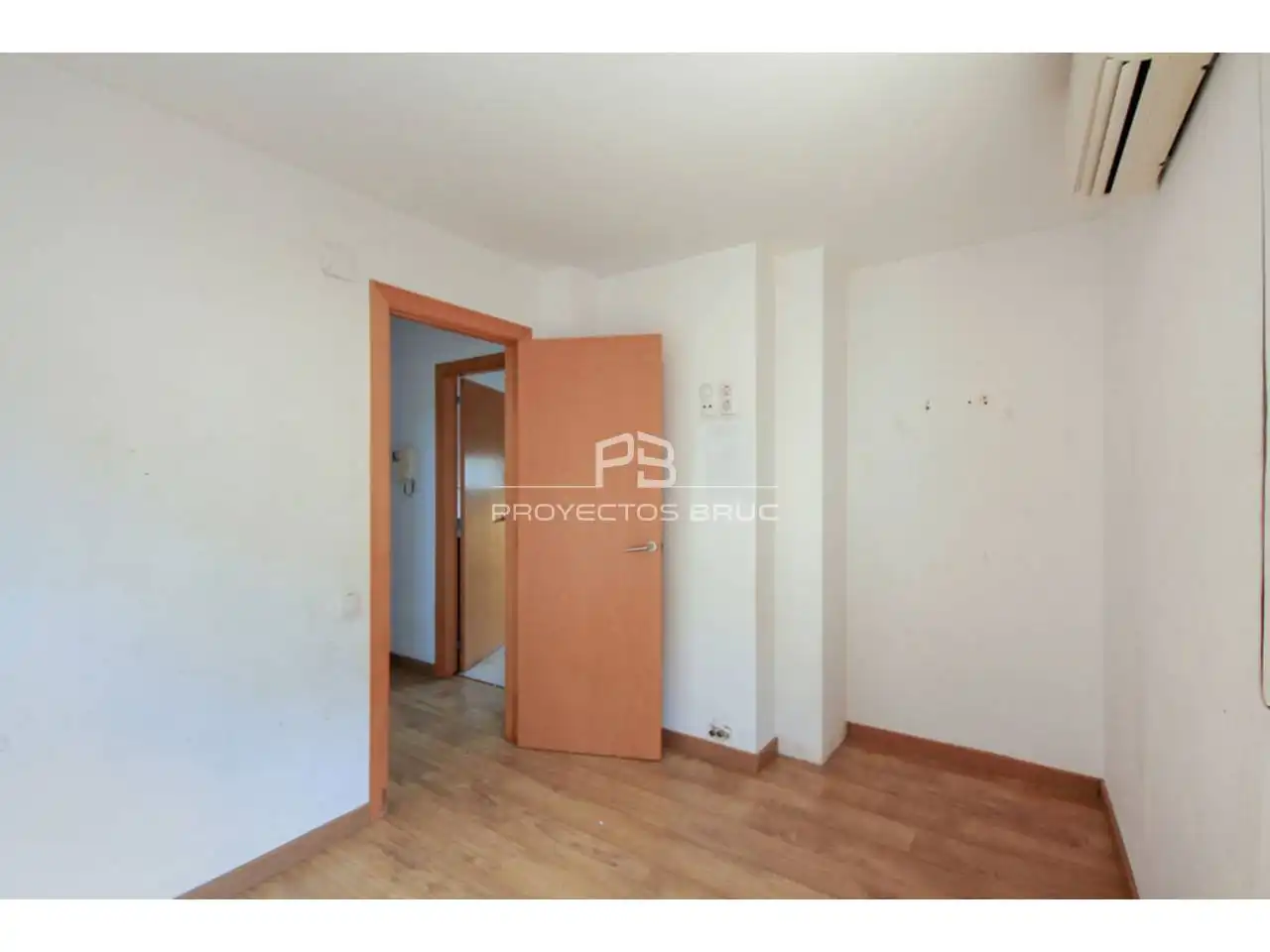 Villa mit Garten zum Verkauf in Corbera de Llobregat, imagen 7