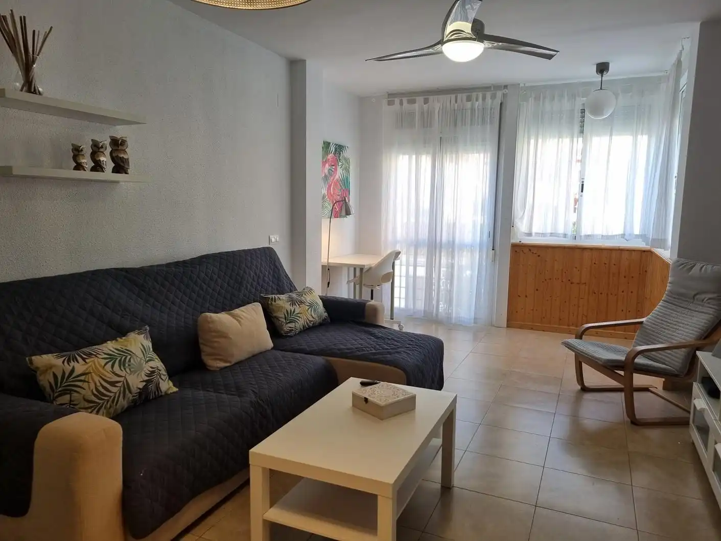 Sala de estar de Apartamento de alquiler en Torrox con Aire acondicionado, Calefacción y Amueblado