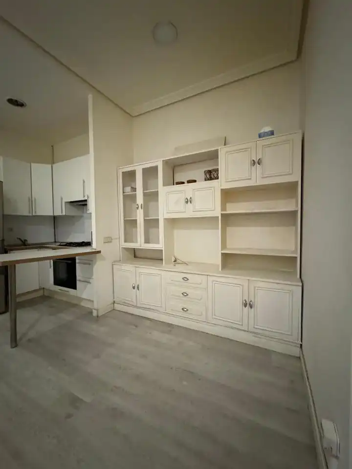 Cuina de Planta baixa en venda en Madrid amb Calefacció i Moblat