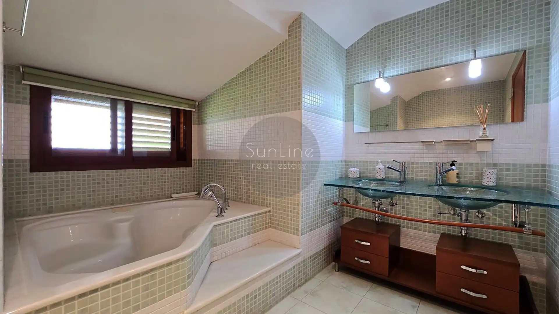 House with pool for sale in Carrer Font de la Carrasquera, imagen 132