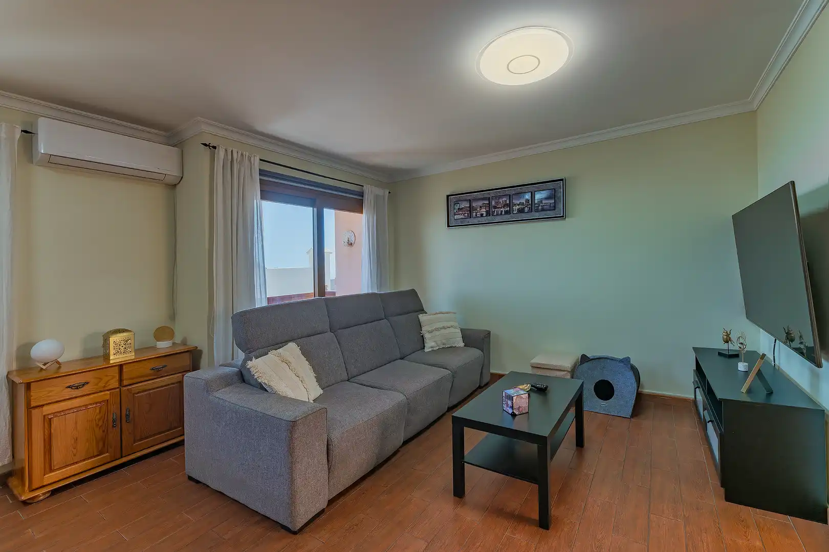 Sala d'estar de Casa adosada en venda en Ingenio amb Aire condicionat, Terrassa i Traster